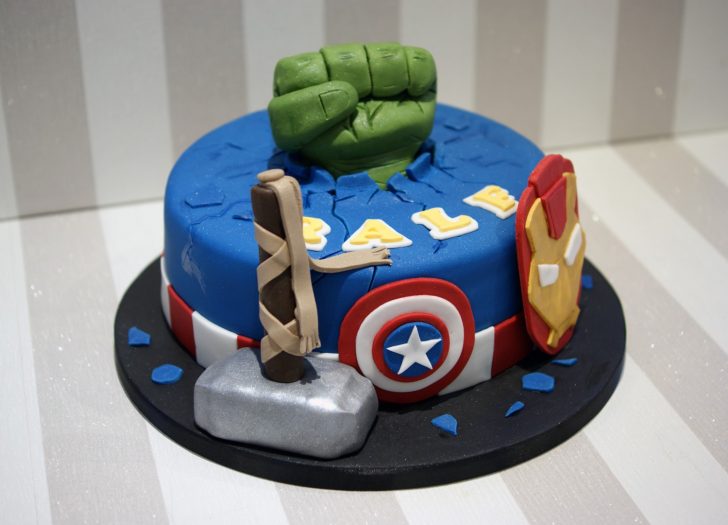 Avenger Birthday Cake Avengers Themed Birthday Cake Bakealous Avenger Birthday Cake Avengers Themed Birthday Cake Bakealous