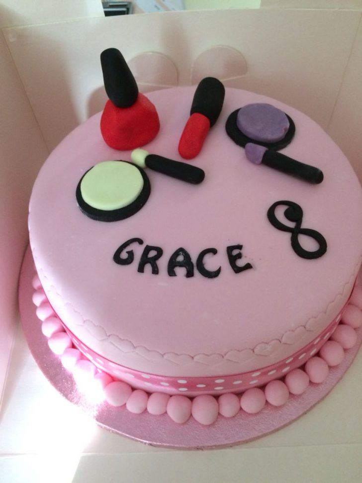 Birthday Cakes For 8 Years Old Girl Make Up Cake For An 8 Year Old Girl Madison In 2019 Pinterest Birthday Cakes For 8 Years Old Girl Make Up Cake For An 8 Year Old Girl Madison In 2019 Pinterest