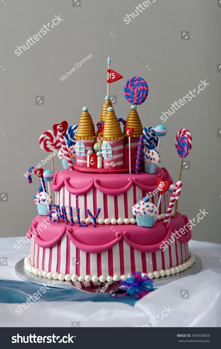 Candyland Birthday Cake Fancy Birthday Cake Candyland Theme Three Stockfoto Jetzt Candyland Birthday Cake Fancy Birthday Cake Candyland Theme Three Stockfoto Jetzt